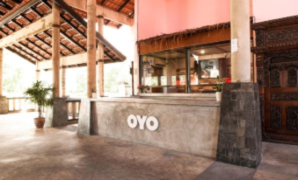 OYO 90297 Ivory Hotel & Resort - Housity