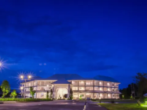 White House โรงแรมในตาก