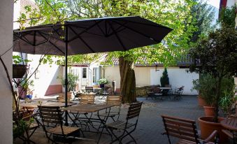 Hotel Herberge Zur Traube - Housity