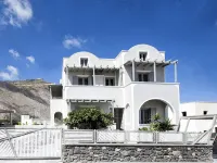 Privée Santorini Hotels in Pyrgos