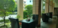 Paradise Hotel