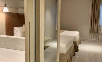 Holiday 2 Hotel