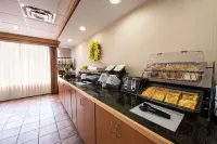 Baymont by Wyndham Elizabethtown - breakfast