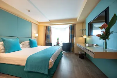 Port Palace Hotels near Place de la Cremaillere