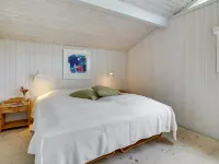 "Erwith" - 50m from the Sea
