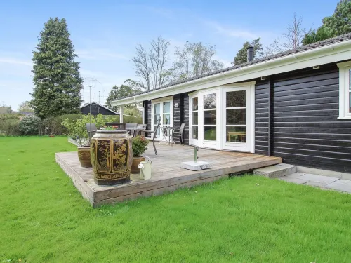 "Eia" - 500m from the Sea Hotels in Hornbaek