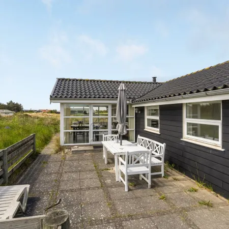 "Dreng" - 800m from the Sea