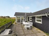 "Dreng" - 800m from the Sea