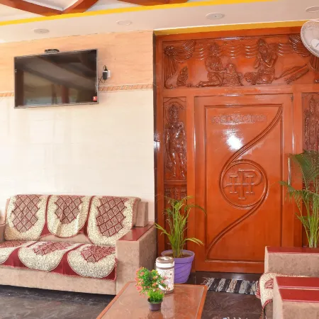 Hotel Panchavarnaa