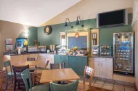 AmericInn by Wyndham Okoboji - breakfast