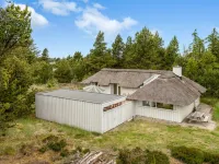 "Gunnie" - 1.1km from the Sea