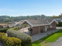 "Ebbeline" - 150m from the Sea Hotels in Bjert