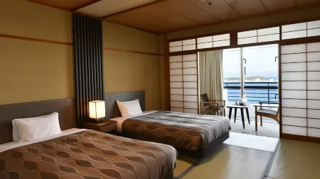 The Gran Resort Elegante Shirahama Отели рядом с достопримечательностью «Пляж Ширара-Хама»