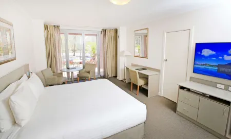 Stay at Alice Springs Hotel Отели в г. Брейтлинг