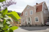 Villa Evalotta Logi I Fjällbacka Hotels in Fjallbacka