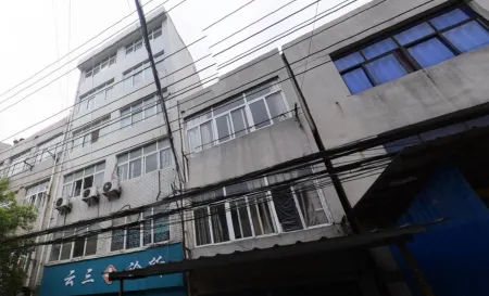 Yijia Station Отели в г. Сяоган