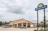 Days Inn by Wyndham Bastrop Hotels near World's Largest Gingerbread Man