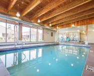 Comfort Inn & Suites - piscina