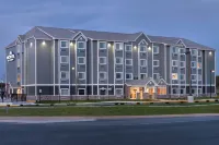 Microtel Inn & Suites by Wyndham Georgetown Delaware Beaches - piscina