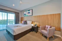 Best Western Plus North Lakes Hotel - Parvekkeita