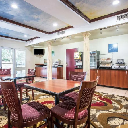 Comfort Suites Bakersfield