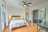 Oak Park Home w/ Fire Pit - 5 Mi to Garfield Park! Hotels in der Nähe von Concordia University Chicago