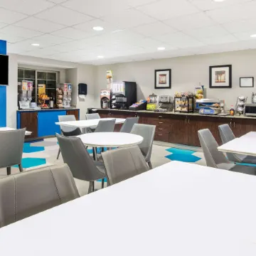 Microtel Inn & Suites by Wyndham Austin Airport