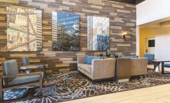 La Quinta Inn & Suites by Wyndham Houston Energy Corridor