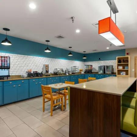 Country Inn & Suites by Radisson, Asheville at Asheville Outlet Mall, NC