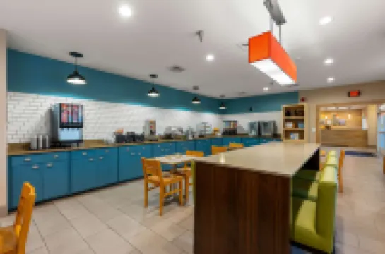 Country Inn & Suites by Radisson, Asheville at Asheville Outlet Mall, NC Hotels in Buncombe County