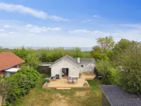 "Quanna" - 50m from the Sea Hotels in Otterup