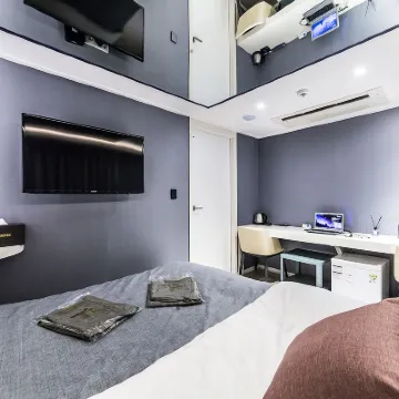 HOTEL SEVEN Hotels near Jayu Park (Freedom Park)
