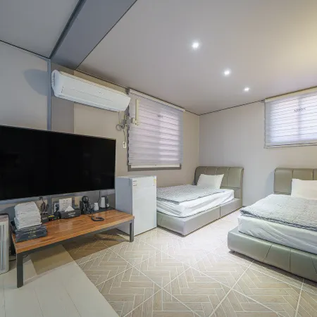Gyeongju Family Mini Hotel Отели рядом с достопримечательностью «Храм Попчанса»