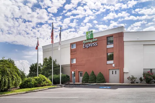 Holiday Inn Express GREENCASTLE by IHG - Parkplatz