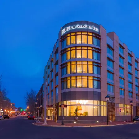 Hilton Garden Inn Alexandria Old Town National Harbor Отели рядом с достопримечательностью «Набережная Старого города»