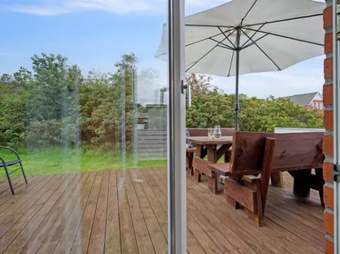 "Edly" - 2.3km from the Sea