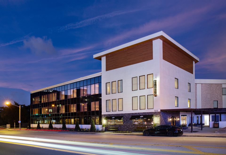 Hotel The Delaney Hotel, Exterior, Hotel Exterior