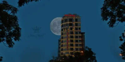 Aria Uromieh Hoteles cerca de Se Gonbad Tomb Tower