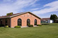 Super 8 by Wyndham Port Elgin - parking