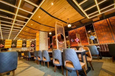 Hotel Park Regency Отели в г. Сарай Галхэрия