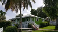 Bungalows on the Bay Usvi