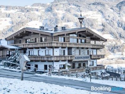 One-Bedroom Holiday Home