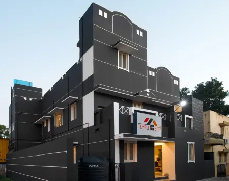 Hotel Temple Stay Отели рядом с достопримечательностью «Dsit,collage,samayapuram,trichy»