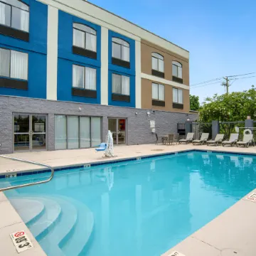 Holiday Inn Express & Suites MOBILE – I-65 by IHG