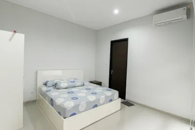 Diara Homestay Papabiru 81 Malang Hotel dekat Taman Bermain Dan Rest Area