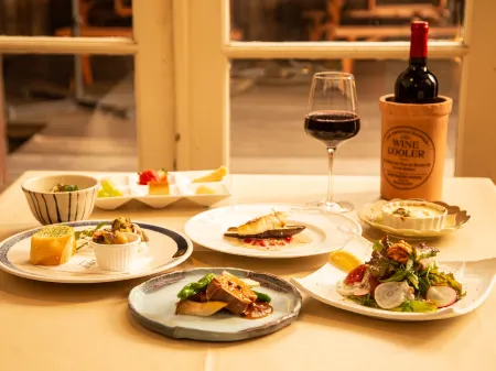 Matsushima Petit Hotel Bistro Abalon Отели рядом с достопримечательностью «Date Masamune Historical Museum»