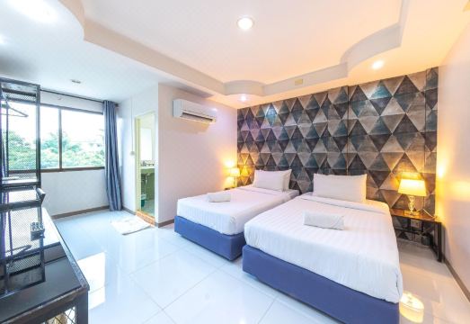 1. 베드 바이 타프..