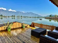 New Jacquline Heritage Houseboats