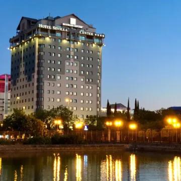 Hotel Sevilla Center Hotels near Nervión