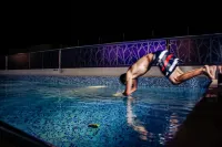 Citadines Al Ghubrah Muscat - piscina